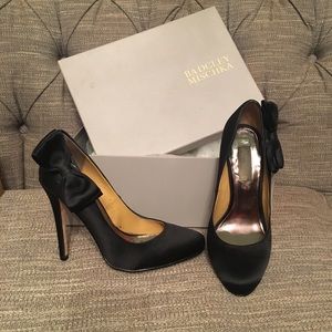Badgley Mischka bow heels! EUC